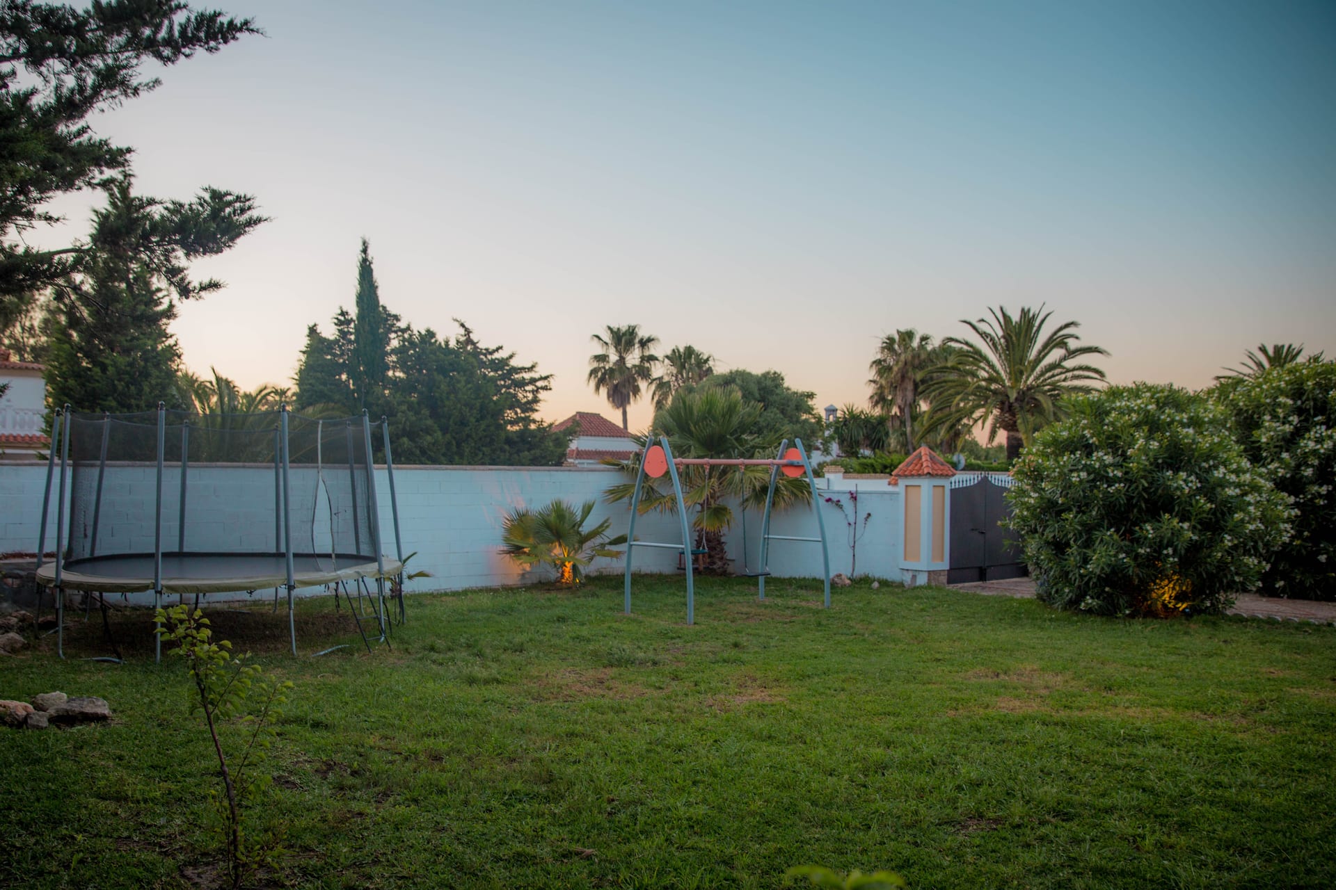 Jardín y juegos