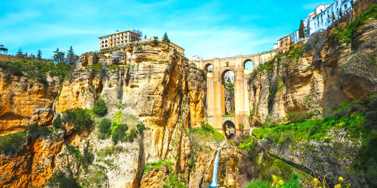 Sierra de Grazalema y Ronda: naturaleza, aventura y pueblos con alma
