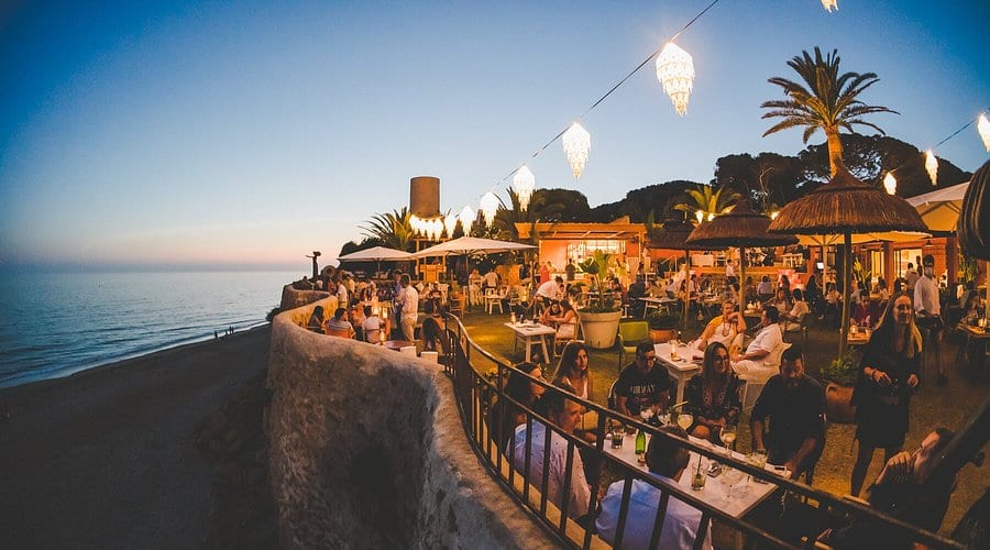 Ocio nocturno en la Costa de la Luz: terrazas, música y buen ambiente